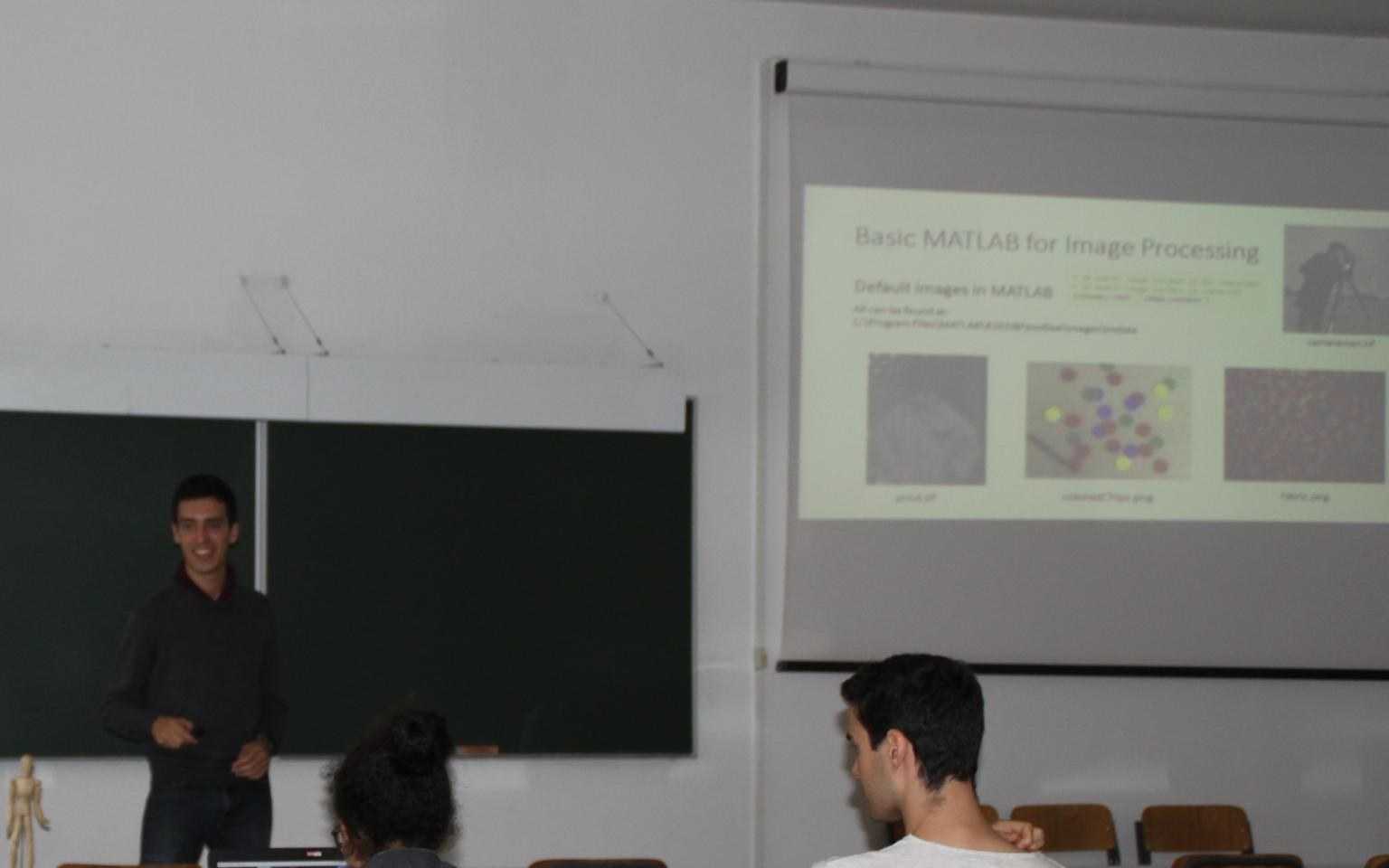 Rafael Correia presenting the MATLAB image processing theory at BiomedEnsina at FCT-NOVA
